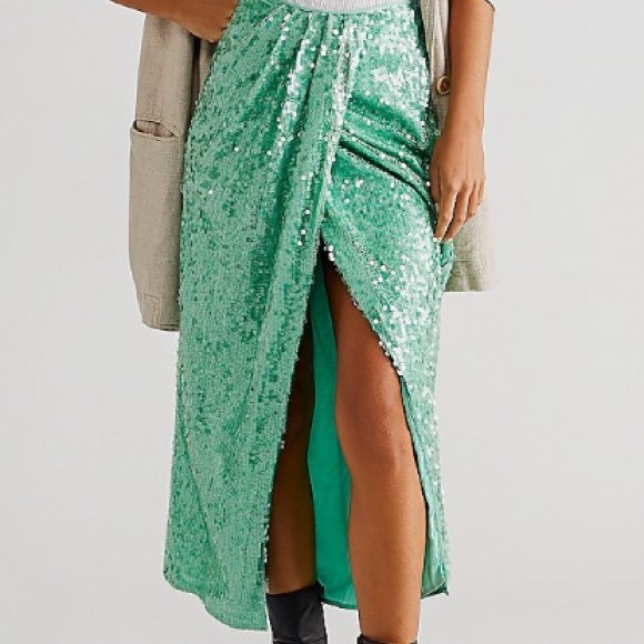 HOST PIC FREE PEOPLE SEQUIN POETS SKIRT MIDI LENGTH FULLY LINED SIZE 4 - Picture 5 of 9